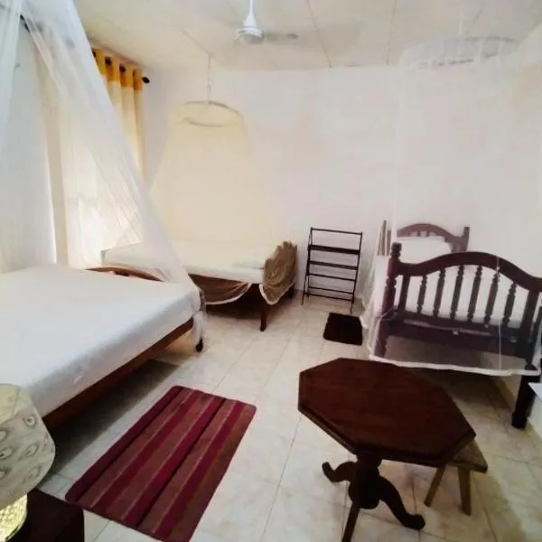 Kadolana Guest House, hotel in Mirissa