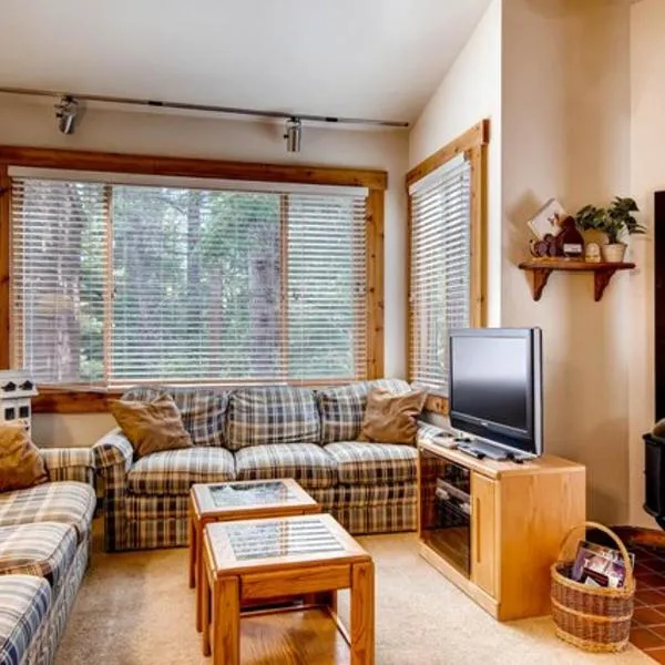 Ski-InandSki-Out Northstar Condo Near Lake Tahoe!, hotel in Truckee