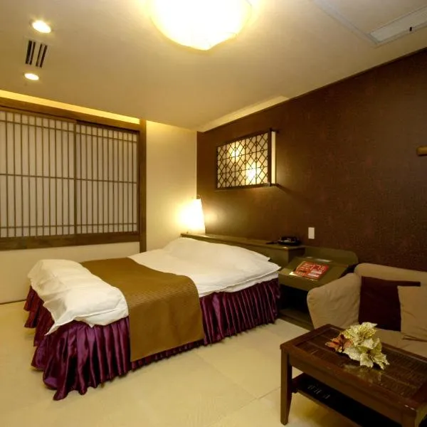 KOYASAN ホテル チャペル クリスマス かつらぎ Adult Only, hotel in Katsuragi
