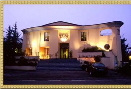 Polo Hotel, hotel a Usmate Velate