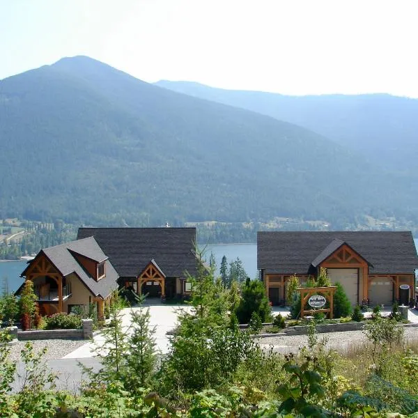 Kootenay Wild Guest Suites, hotel in Riondel