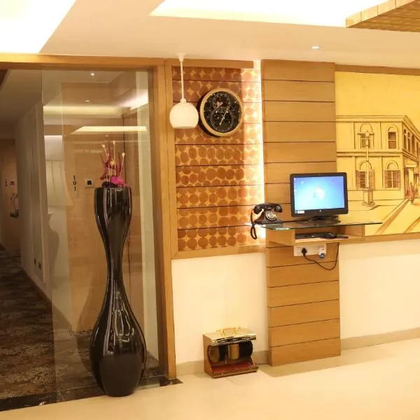 HOTEL V, hotelli kohteessa Lucknow