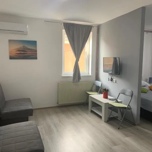 La Casa, hotel v destinaci Niš