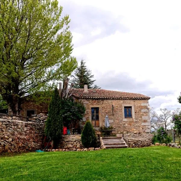 Casa Rural la Insula, hotel in Santa María de la Alameda