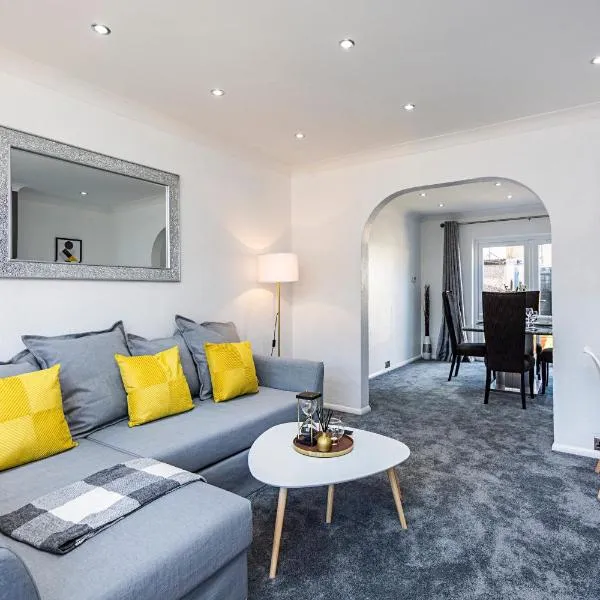 Cozy 3 Bedroom House in Aveley, Thurrock, hotel in Aveley