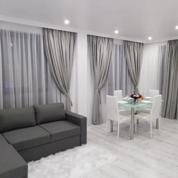 Vip Luxury APARTMENT, hótel í Sŭdievo