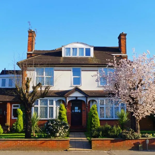 Ricky Road Guest House - Premium, hotel v destinaci Watford