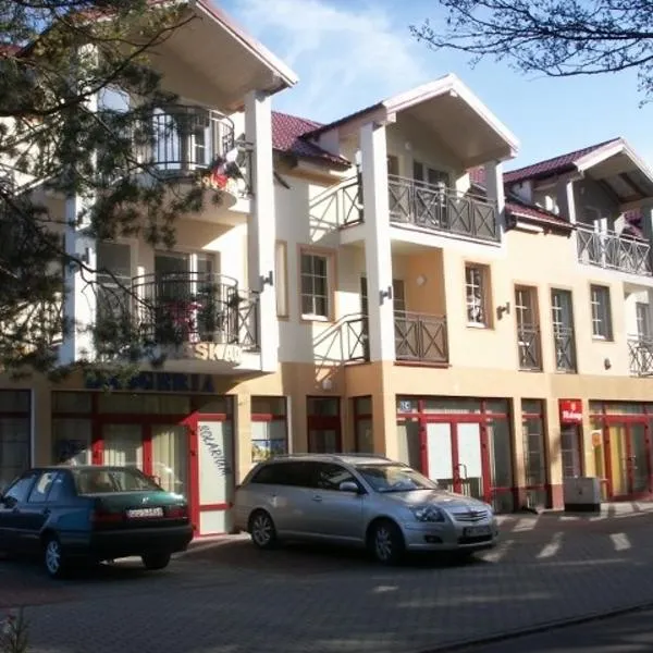 Letnia Przystań Rowy, hotel v destinaci Rowy