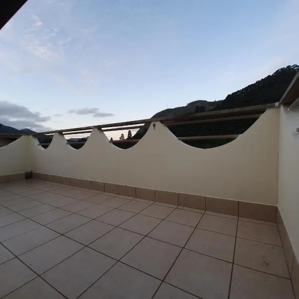 Apartamento Vista da Montanha, מלון בקשואיירס דה מקאקו
