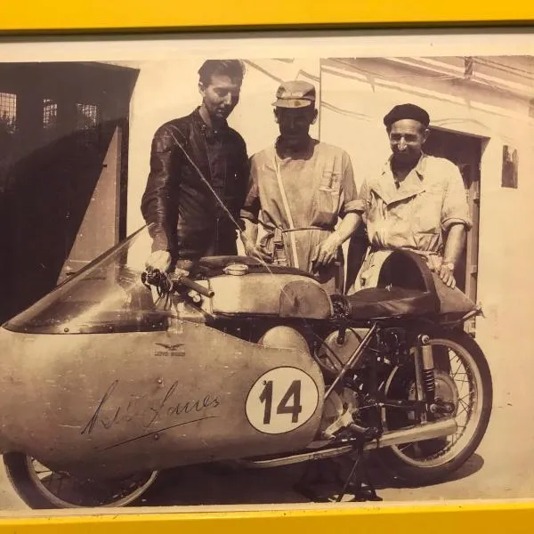 만델로 델 라리오에 위치한 호텔 B&B " Guzzi - Inn "