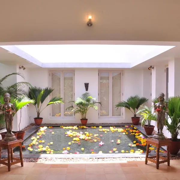 Niketana @ Boat Club, hotel in Chennai