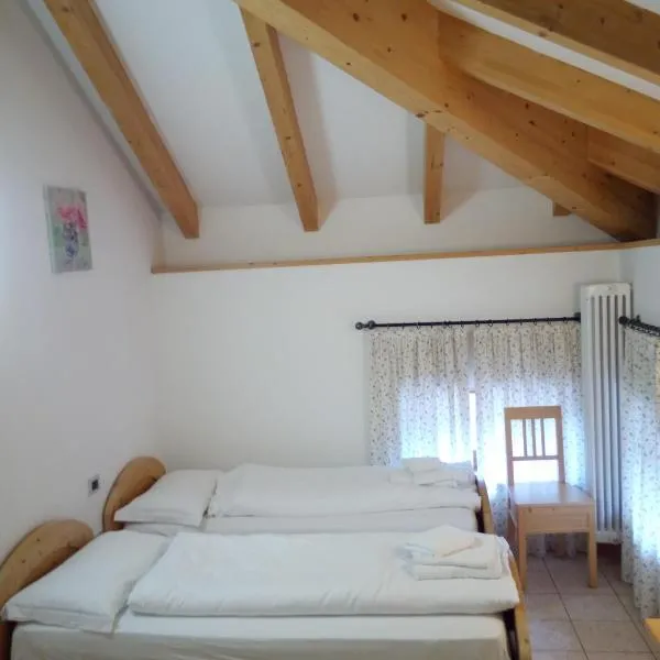 Taxus Hostel, hotell i Pieve Tesino