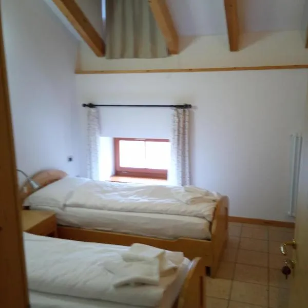 Taxus Hostel, hotel Pieve Tesinóban