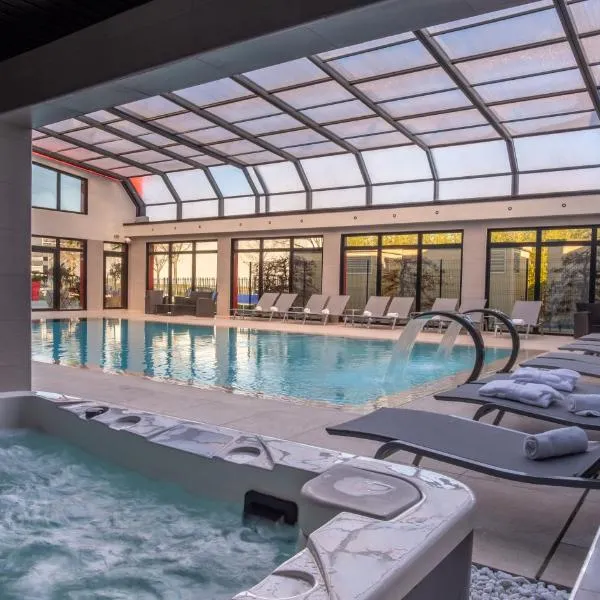 Kyriad Prestige Lyon Est - Saint Priest Eurexpo Hotel and SPA, hotel v destinaci Saint-Priest