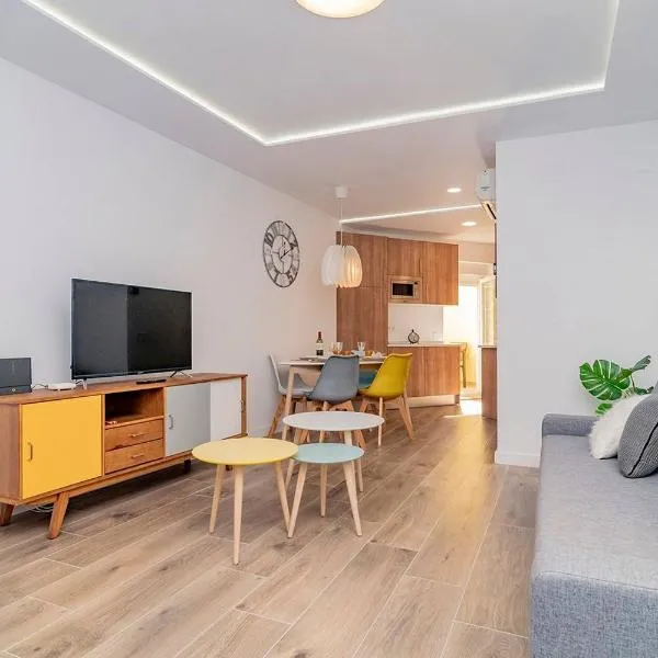 Bright apartment near Casa de Campo by Batuecas, hotel in Madrid