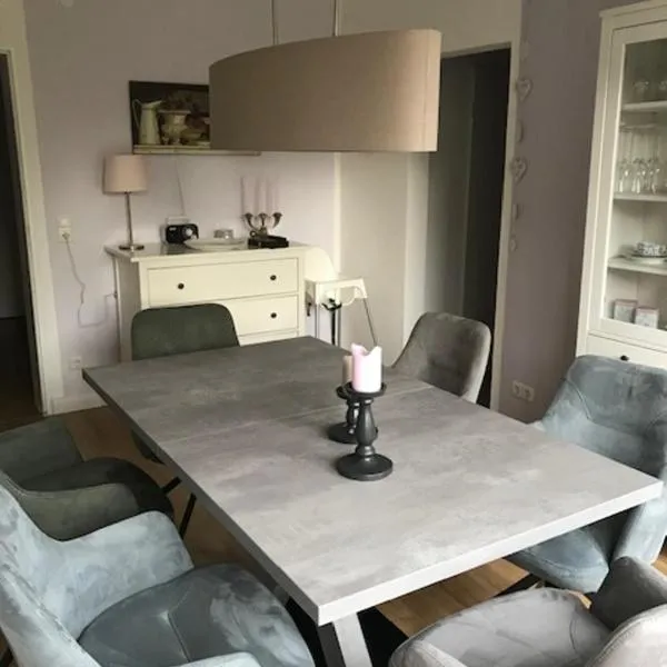 Familienfreundliche Ferienwohnung für 4 Personen, hotel em Lutzerath