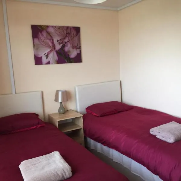 Laughing Buddha Guesthouse, hotel a Uddingston