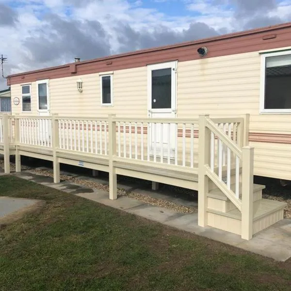 ML66 8 BERTH CARAVAN GOLDEN PALM CHAPEL ST LEONARDS, hotel in Chapel Saint Leonards