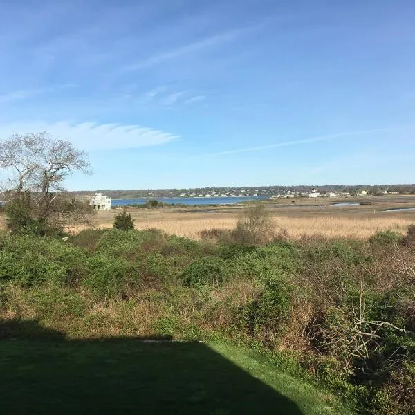 Large Modern Private Suite by the Sea- Birders Paradise, hotel in Little Compton