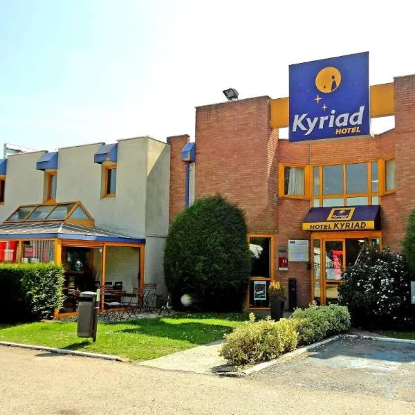 Kyriad Chantilly โรงแรมในช็องตียี