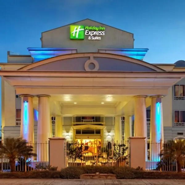 Holiday Inn Express Trincity, an IHG Hotel, hotel en Couva