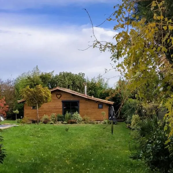 Chalet des 2 moutons، فندق في Le Taillan-Médoc