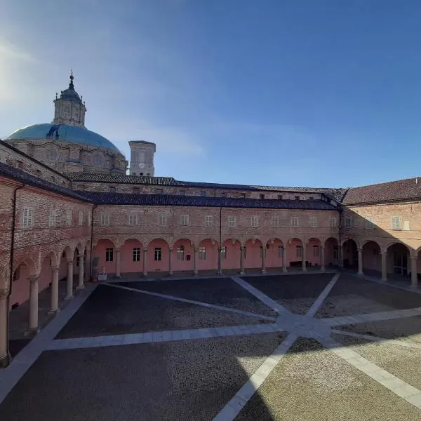Casa REGINA MONTIS REGALIS – hotel w mieście Vicoforte