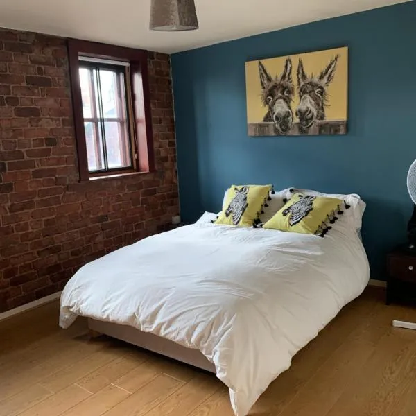 2 Bed Duplex Penthouse Apartment by Mathew Street Sleeps 6, hotel en Liverpool