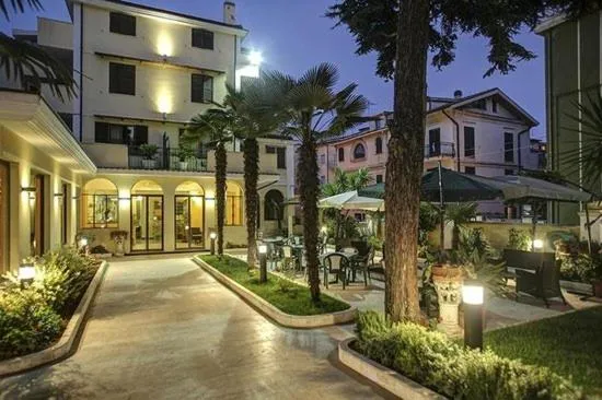 Hotel Ester Safer, hotel in San Silvestro