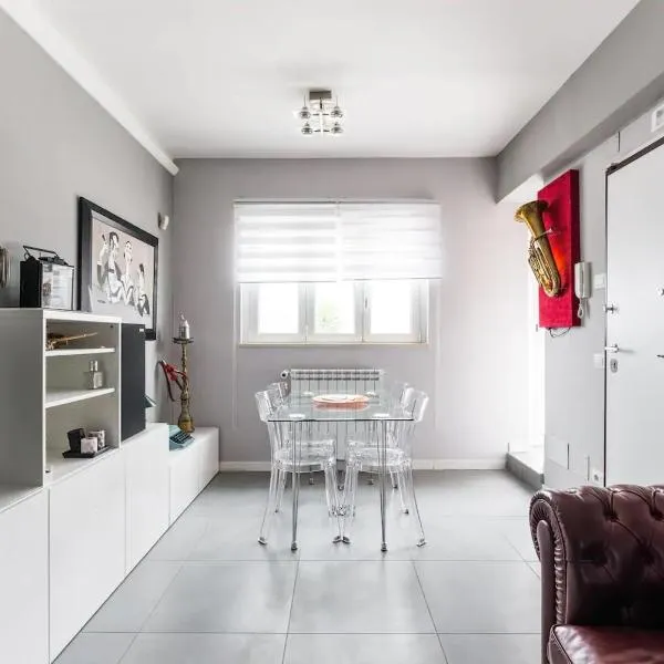 Attico con vista Ciampino Roma - Luxury Apartment con Terrazzo, hotel v destinaci Ciampino