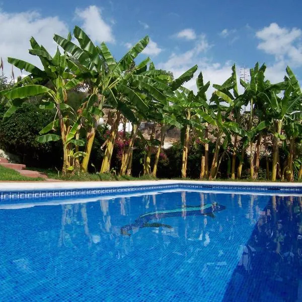 Villa Pinomar - Sleeps 8 - Burriana Beach, khách sạn ở Nerja