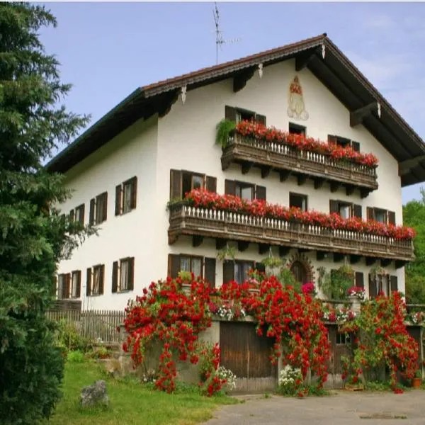 Zum Dammerbauer, hotel en Straßlach-Dingharting