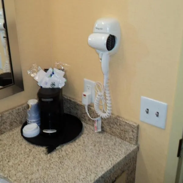 Holiday Inn Express and Suites Dickson City by IHG, hotel in Dickson City