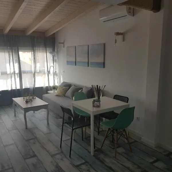 APT 5 - Apartamento en la playa de El Palo, hotel in Málaga