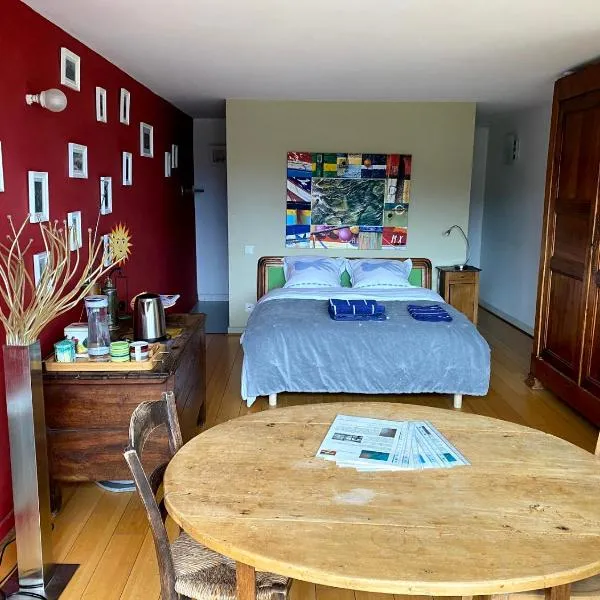 Homestay Le Corbusier 5 ieme Rue, hotel v destinaci Firminy