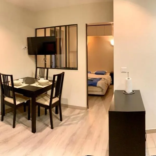 Jouy La longère, proche Hec, Versailles, parking privé gratuit, hotel in Jouy-en-Josas