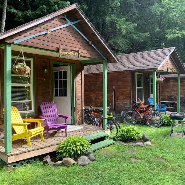 Pine Crest Motel & Cabins, hotel in Craftsbury