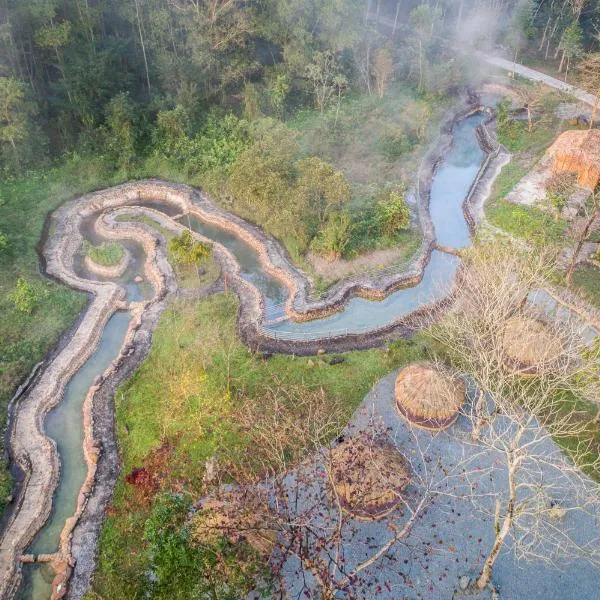 Thanh Tan Hot Springs By Fusion, hôtel à Pho Trach