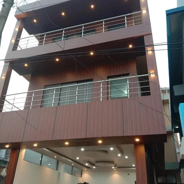 Woodland Lodge and Restaurant, hotel in Guwahati