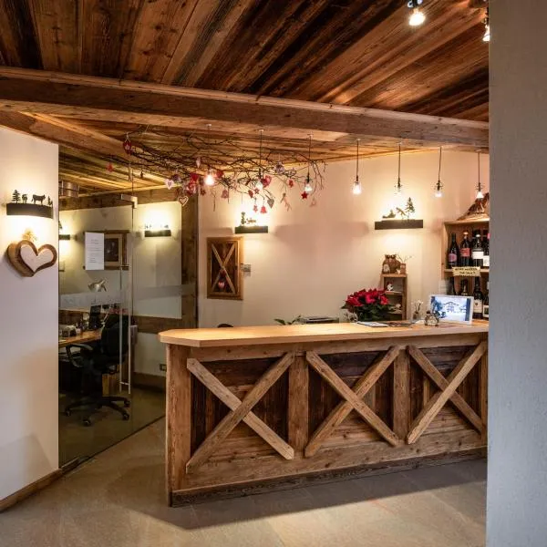 Apartments Sol E Nef, hotel u gradu Roka Pjetore