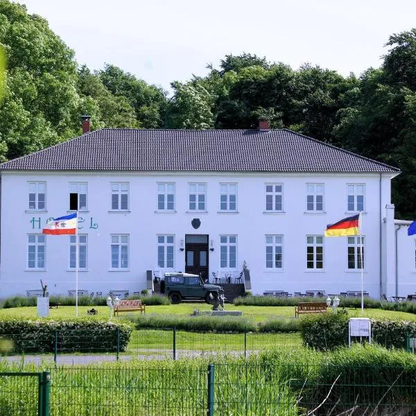 Ostsee-Gutshaus Am Salzhaff Pepelow nähe Rerik- am Meer residieren!, hotel v destinaci Klein Strömkendorf