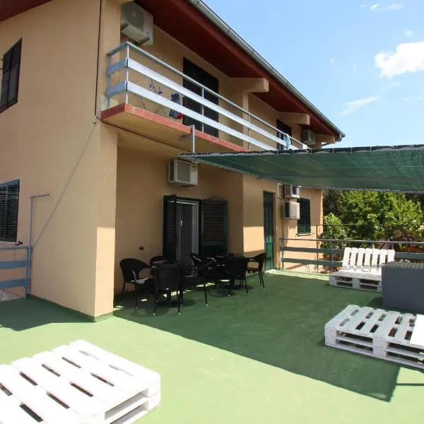 Hostel Marko, hotel v destinaci Tisno