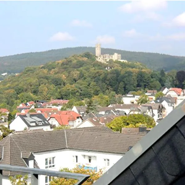 Voll ausgestattetes Penthouse-Zimmer mit Bad, hotel v destinaci Königstein im Taunus