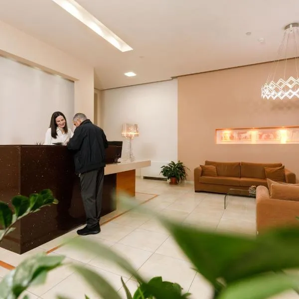 Hotel ΑΤΗΙΝΑ, hotel Lamíában