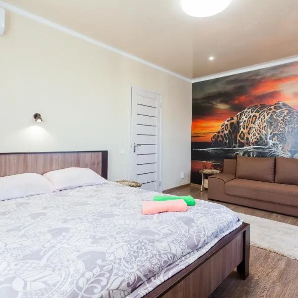 Квартира біля ТРЦ "DREAM TOWN 2", hotel a Kiev