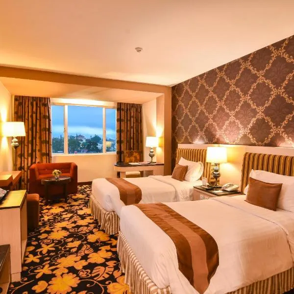 Grand Rocky Hotel Bukittinggi, hotel v destinaci Bukittinggi