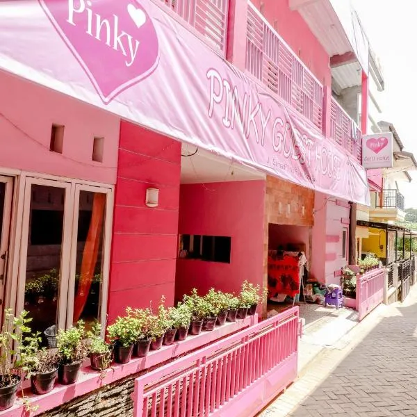 Pinky Guest House Syariah Kota Batu, hotel di Batu
