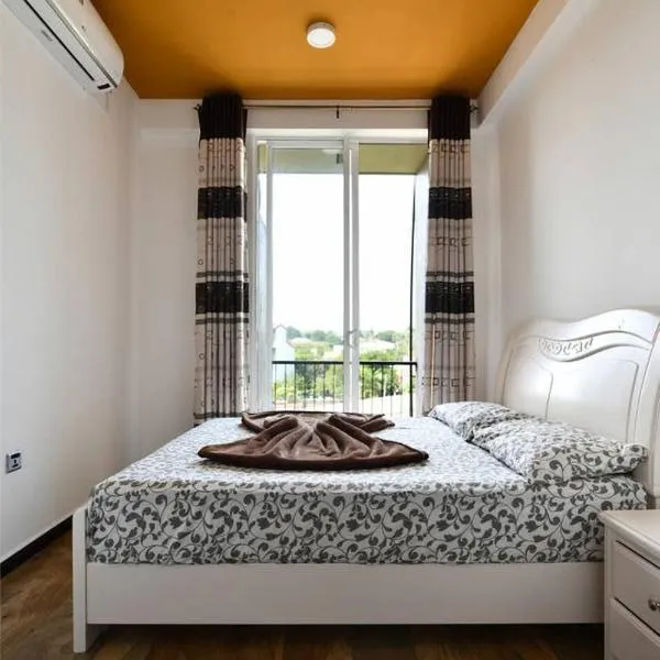 Amaze Residence luxury 2bedroom apartment 2, hotel v destinaci Boralesgamuwa