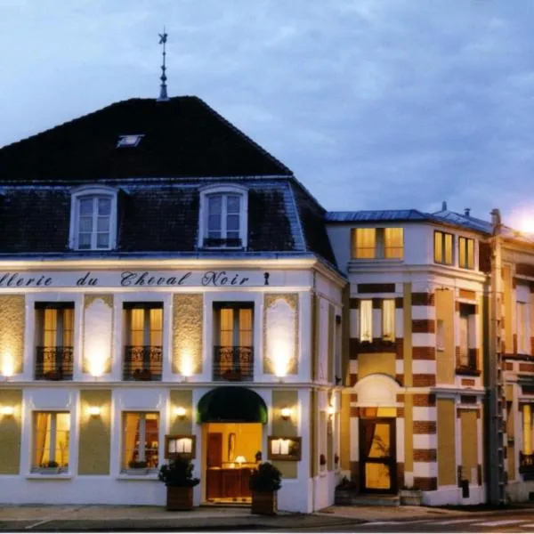 L'Hôtel Le Cheval Noir, hotel v destinácii Moret-sur-Loing