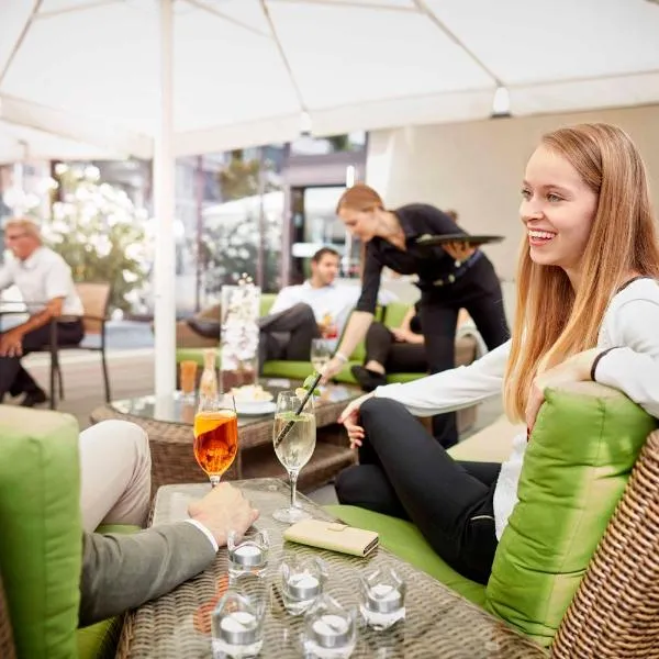 Holiday Inn Zürich Messe by IHG, хотел в Цюрих